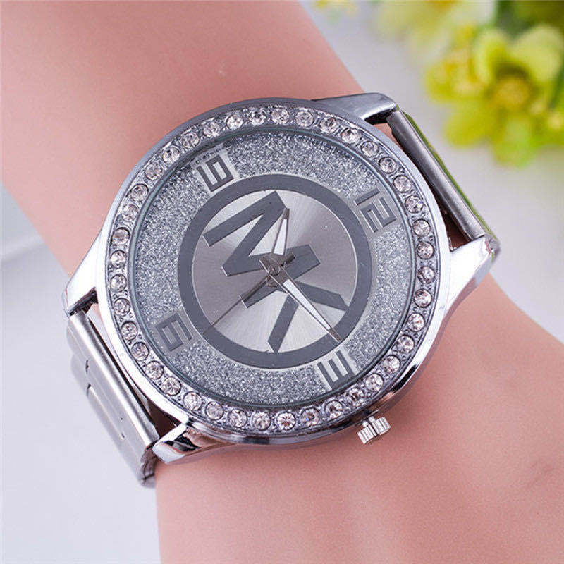 Luxury Famous TVK Brand Watch For Women Gold Stainless Steel Strap Diamond Digital Ladies Quartz Wrist Watches Relogio Feminino